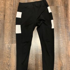 PopFit black and white leggings